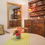 D'hotes Le Petit Tertre فندق مبيت وإفطار 3*