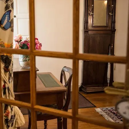 Oda ve Kahvaltı D'hotes Le Petit Tertre 3*