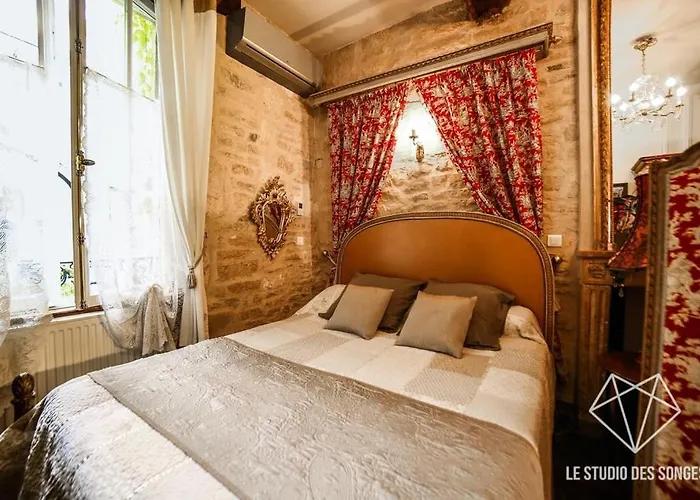 Oda ve Kahvaltı D'hotes Le Petit Tertre 4*