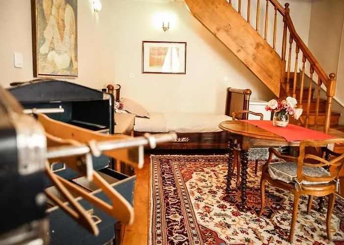 D'hotes Le Petit Tertre 4* Дижон