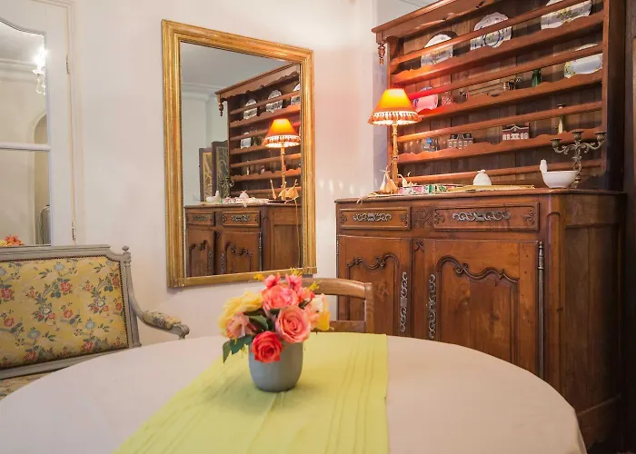 D'hotes Le Petit Tertre Bed and breakfast 4*