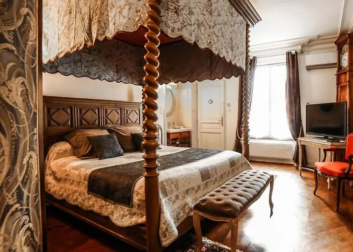 D'hotes Le Petit Tertre Bed and breakfast 4*