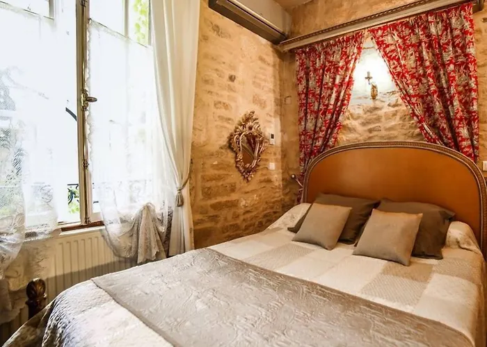 Oda ve Kahvaltı D'hotes Le Petit Tertre Dijon